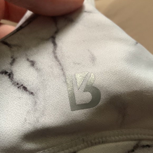 NWOT Buffbunny White Marble Nova Sports Bra/Crop top - Picture 3 of 5